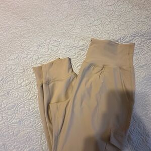 Old Navy Women's Light Tan Leggings